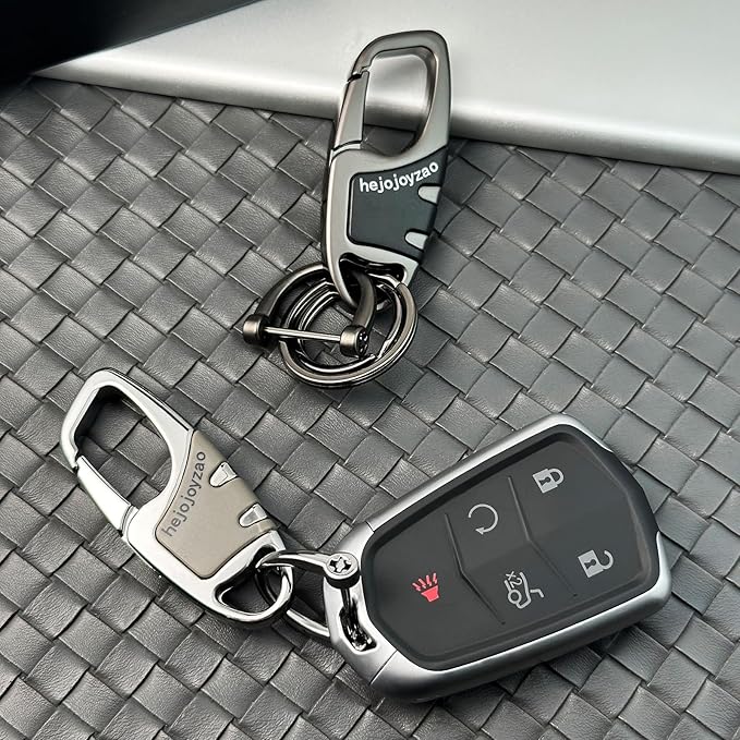 Keychain with Carabiner Clip, 4 Heavy Duty Key Rings and D Ring - Image 4