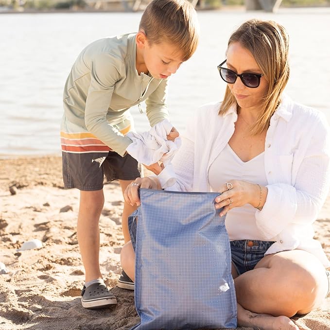 Tiny Twinkle Mess Proof Wet Bags | 2-Pack Reusable Waterproof Wet Bags - Image 7